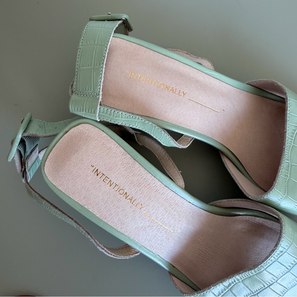 INTENTIONALLY BLANK Mint Green Block Heel Sandals - Picture 6 of 6
